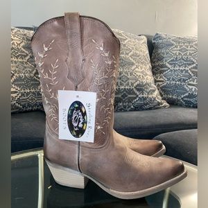 NWT- Brown Bedazzled Cowgirl Boots (Women’s 11)